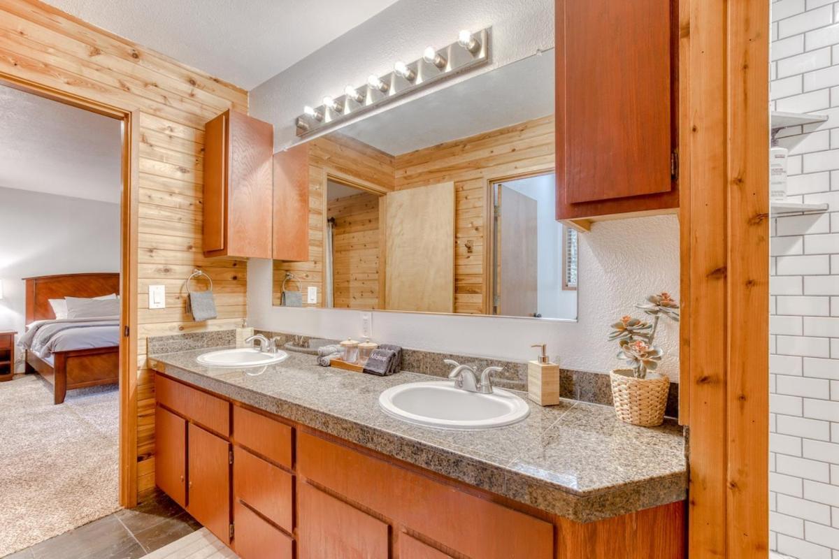 Great Blue Lodge - Spacious Ski Lodge, Hot Tub, Sauna, Game Room & More Government Camp Exterior foto